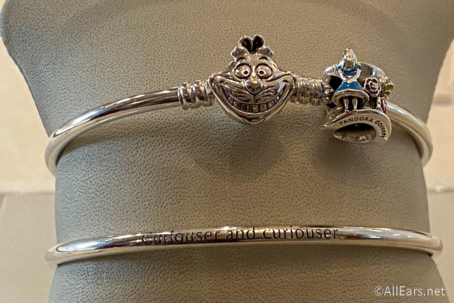 2021-wdw-uptown-jewelers-alice-in-wonderland-pandora-charms-cheshire-cat- mad-hatter-hat - AllEars.Net