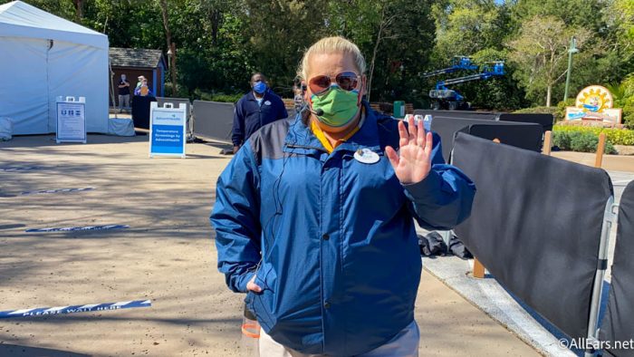 Disney World Secrets From Characters to Bad Guests to Cast Member Codes - Bloomberg