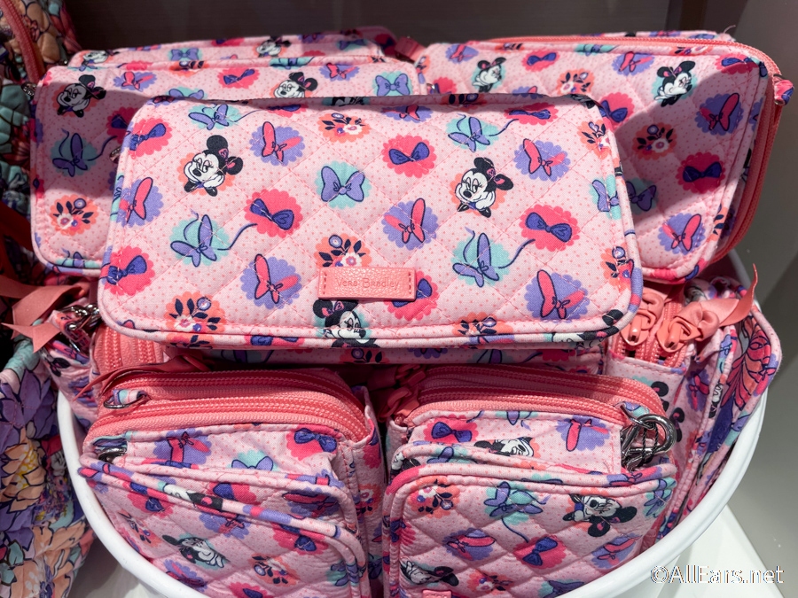 2021-wdw-disney-springs-vera-bradley-minnie-mouse-collection-1 - AllEars.Net