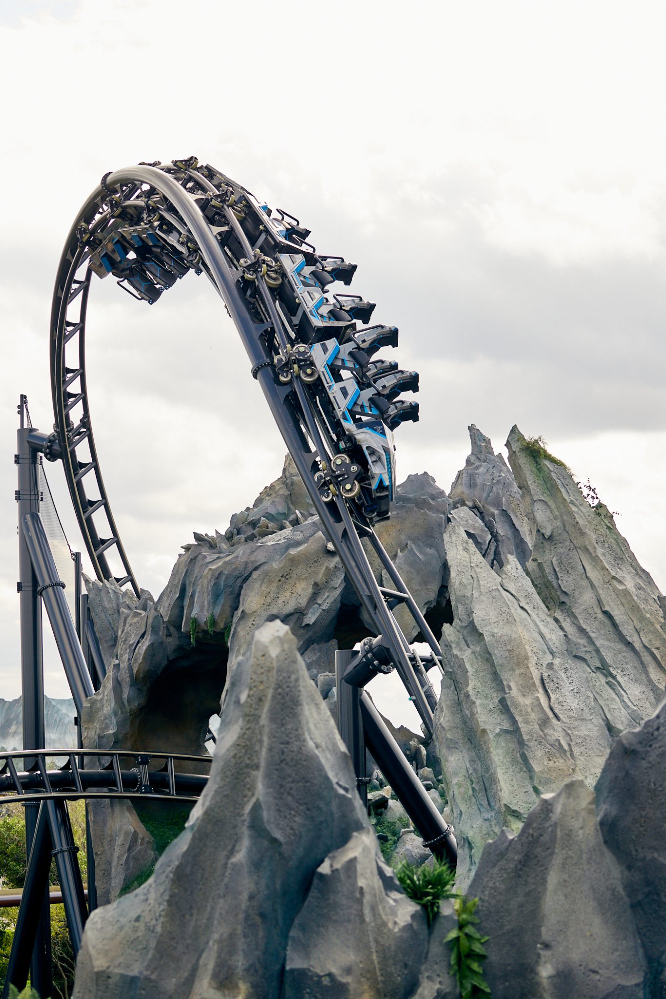 PHOTOS: Universal Orlando Shares a FIRST LOOK at the Completed VelociCoaster! - AllEars.Net