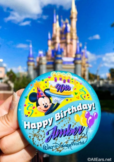 https://allears.net/wp-content/uploads/2021/04/2021-WDW-Magic-Kingdom-Ye-Olde-Christmas-Shoppe-Buttons-441x625.jpg