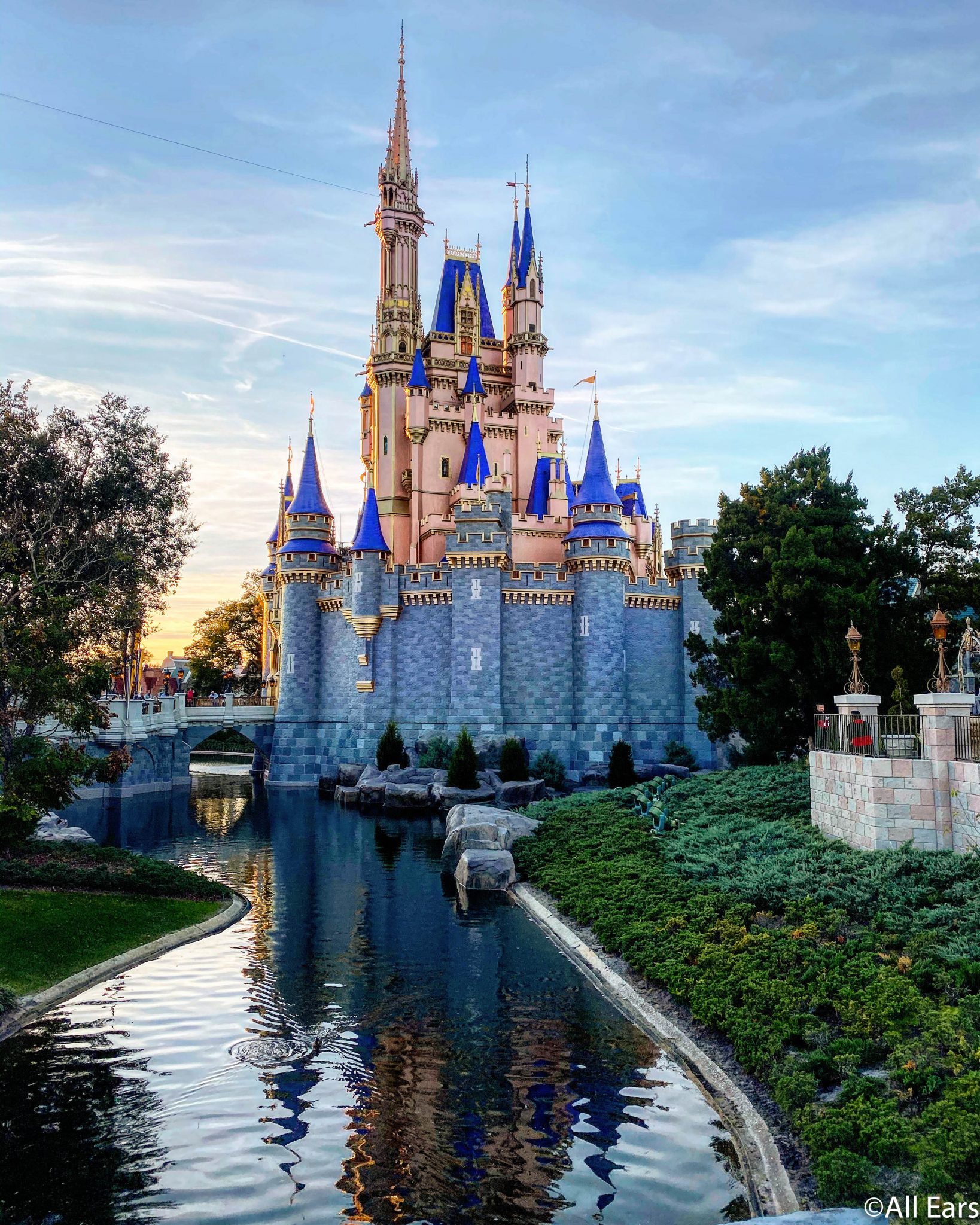 Here’s How to Take the PERFECT Cinderella Castle Pictures in Disney