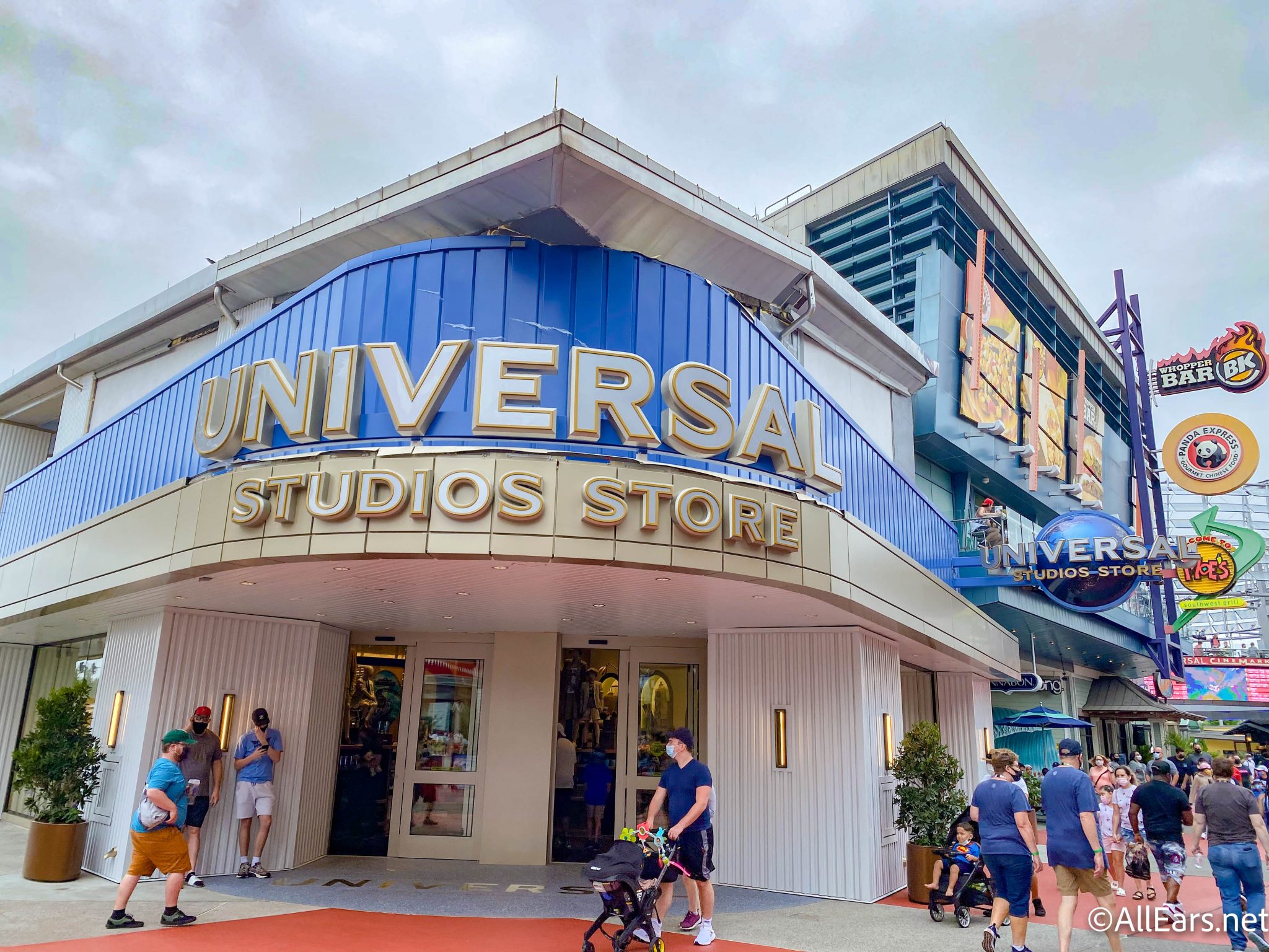 PHOTOS: New Universal Studios Store Opens Up at Universal Orlando