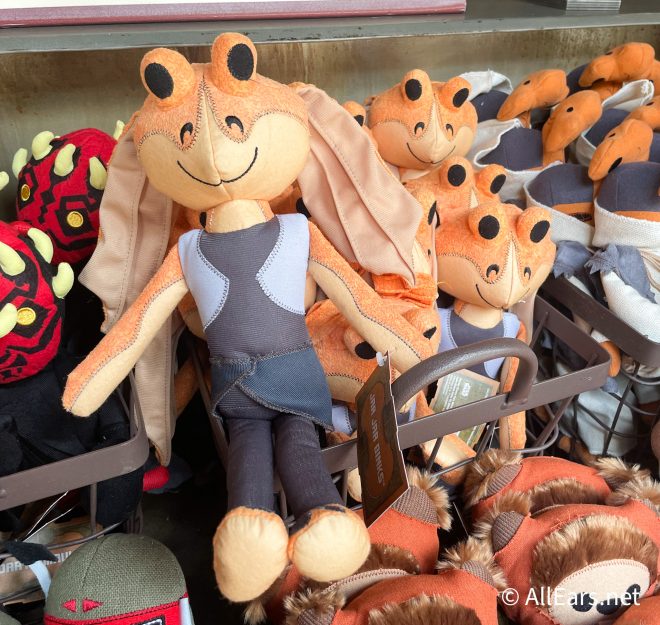 PHOTOS: New Star Wars Character Plush Arrive at Galaxyâs Edge in Disney World - AllEars.Net
