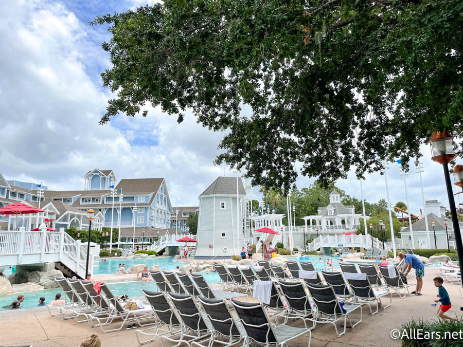 do all disney yacht club rooms have balconies