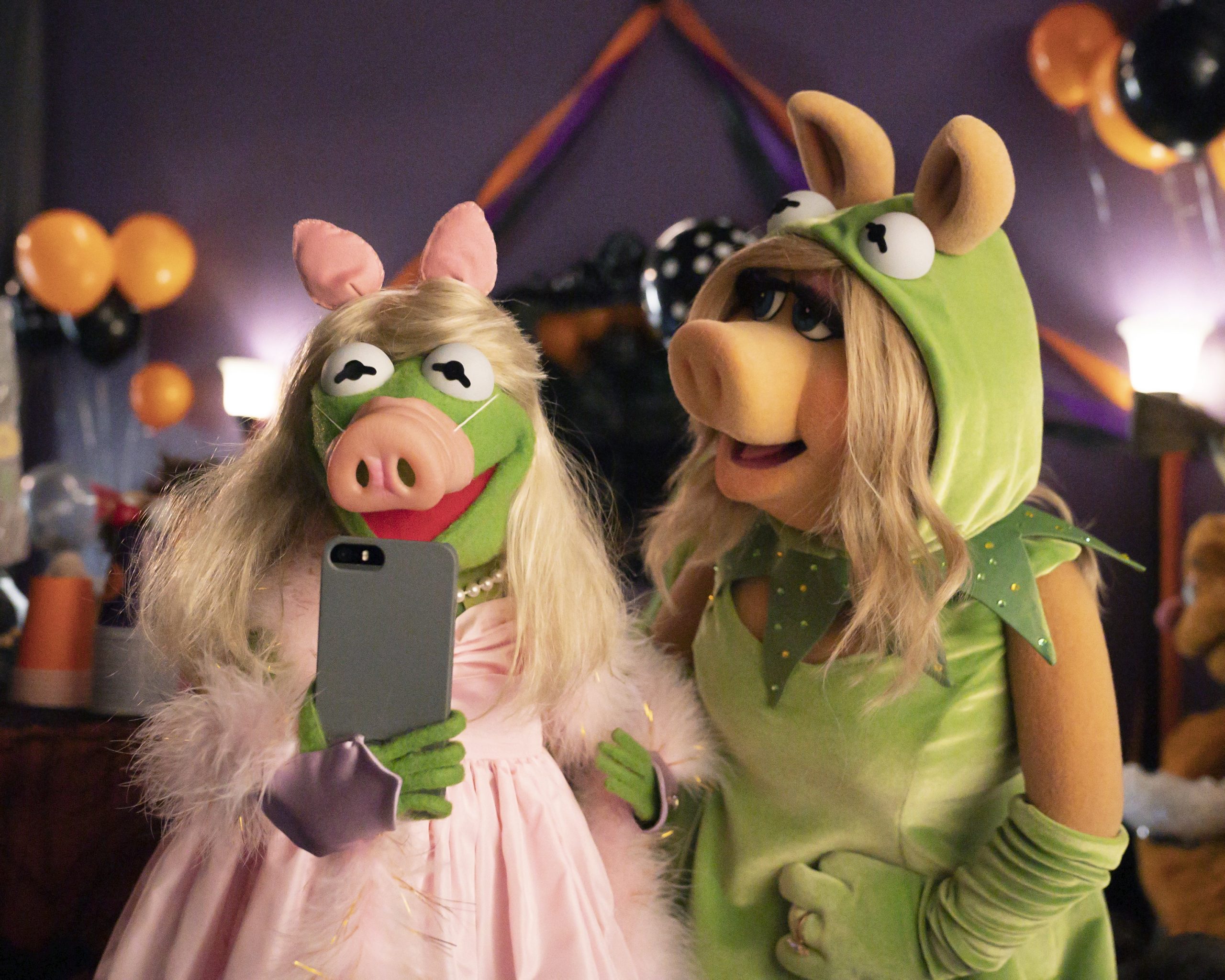 DisneyBound  Miss piggy muppets, Miss piggy, Piggy muppets
