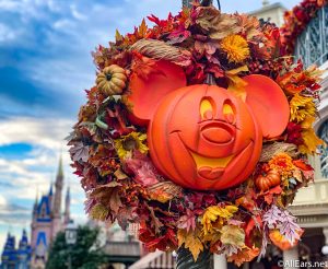 An Iconic Hocus Pocus Costume is On Display in Disney Springs ...