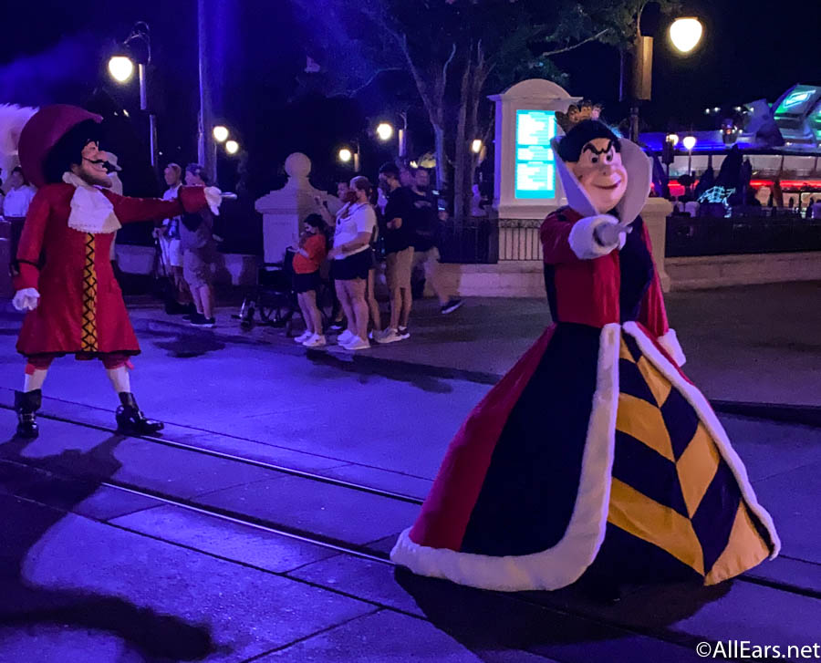 Queen Of Hearts Disney Villain Halloween Cavalcade After Hours Boo Bash Magic Kingdom 2 Allears Net Queen Of Hearts Disney Villain Halloween Cavalcade After Hours Boo Bash Magic Kingdom 2 Allears Net