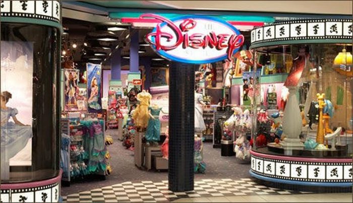 Old Photos Show What the Disney Store Used to Be Like