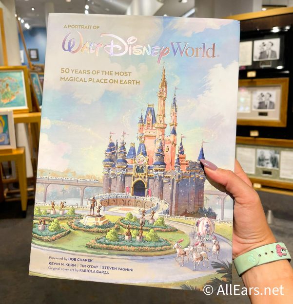 Disney Photo Album - Walt Disney World 50th Anniversary - White