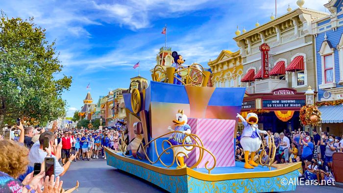 ALERT! 🎈 Disney World Has 50th Anniversary Balloons Now!