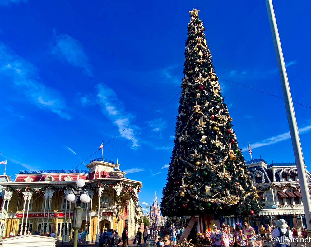 Christmas Decorations Are Up At Epcot Mickeyblog Com
