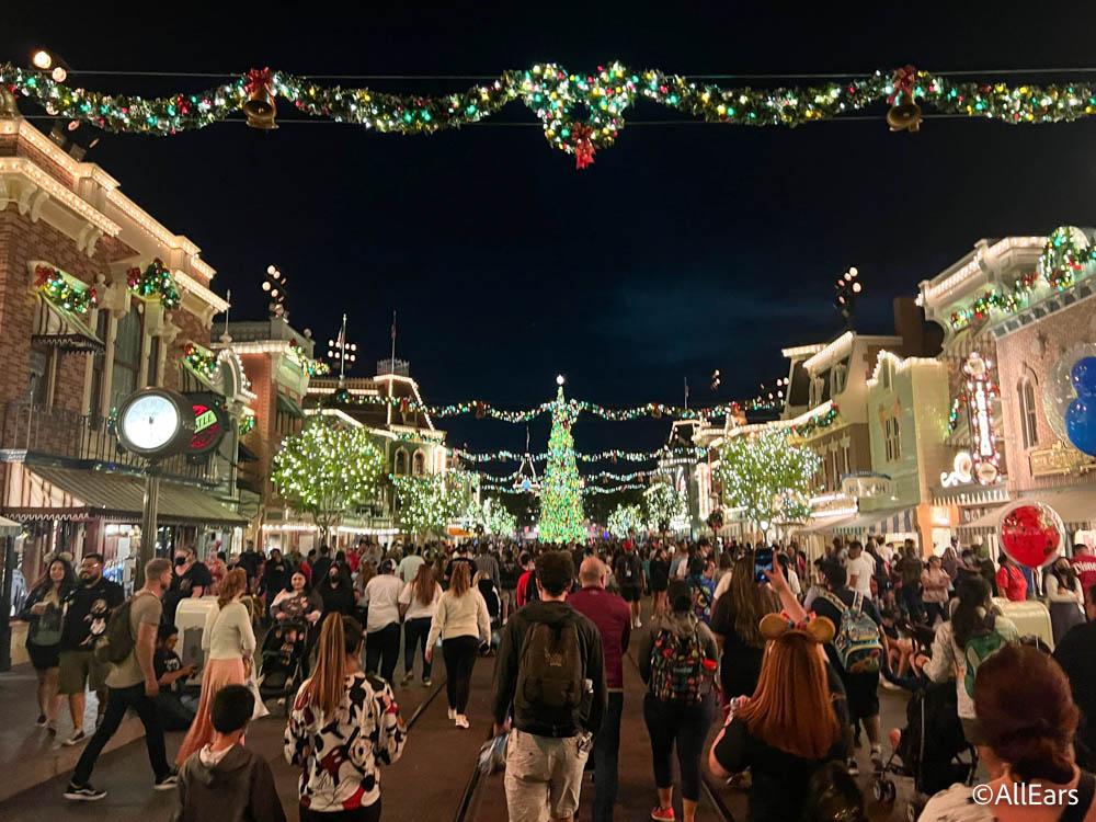 BIG Announcements About Disneyland\'s 2022 Holiday Celebrations ...