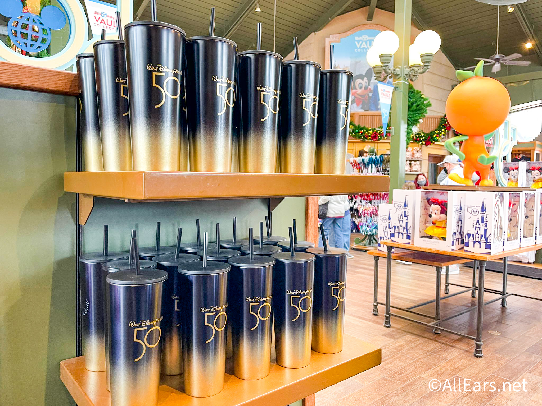https://allears.net/wp-content/uploads/2021/12/2021-WDW-epcot-50th-anniversary-gold-and-black-tumblers-starbucks-44.jpg