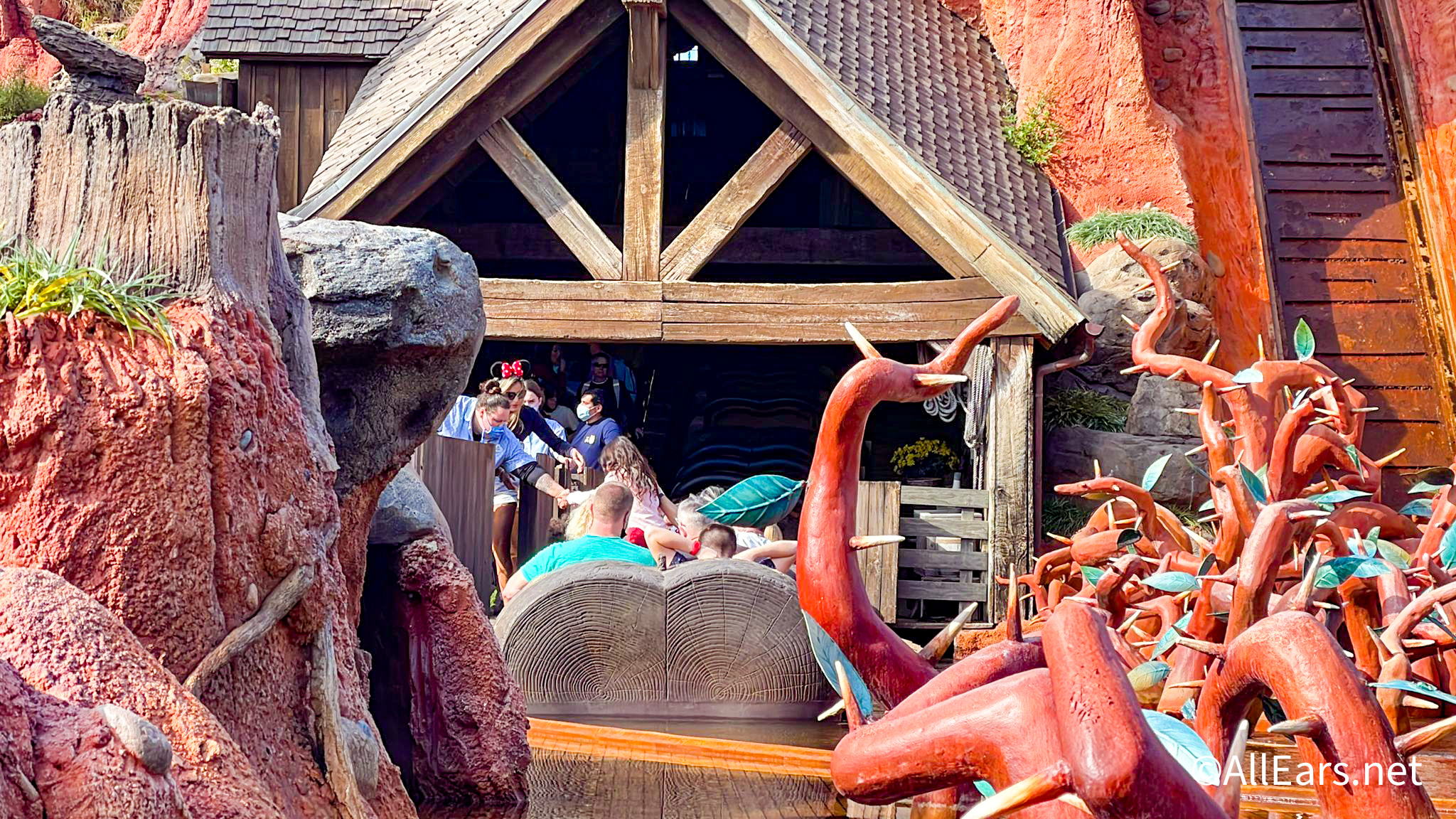 How Do You Get Banned From Disney World? - AllEars.Net