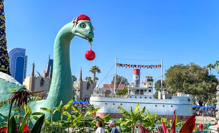 Disney World Hollywood Studios Atmo Echo Lake Holiday Decorations 1