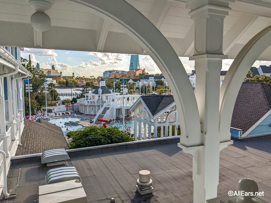 do all disney yacht club rooms have balconies