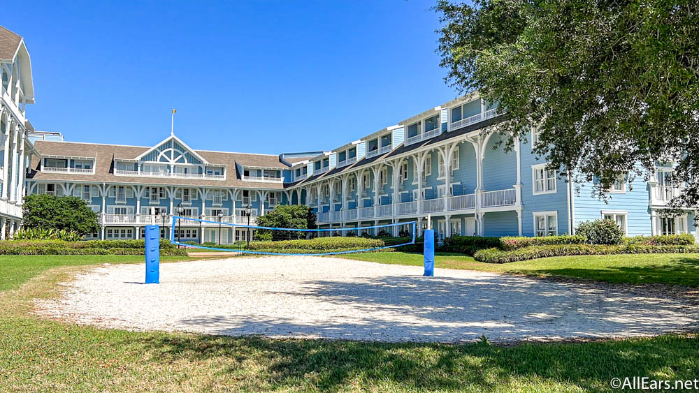 do all disney yacht club rooms have balconies