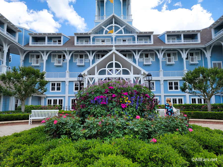 do all disney yacht club rooms have balconies