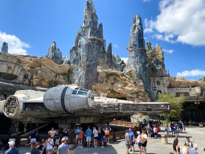 Obi-Wan Kenobi's Moses Ingram Visits Star Wars: Galaxy's Edge at Disneyland  - Jedi News