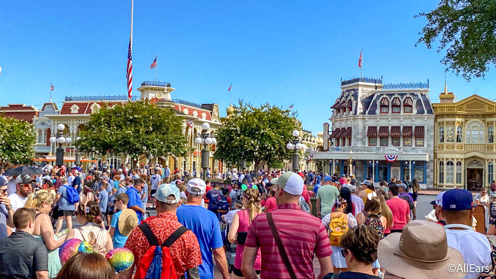 PHOTOS & VIDEO: Disney World Memorial Day Crowds Were NOT What We Expected - AllEars.Net