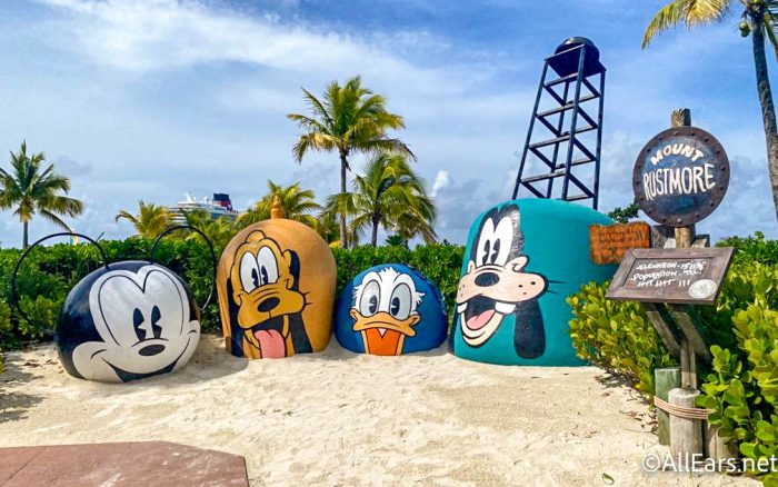 disney cruise ship pool