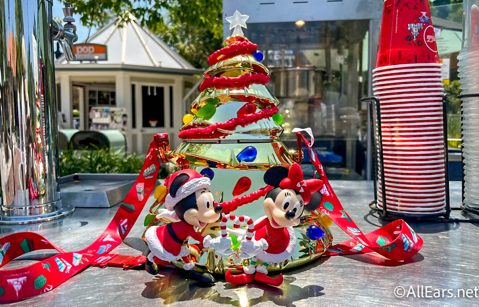 Mickey & Minnie 2020 LiteUp Holiday Tree Popcorn Bucket Oakland Mall