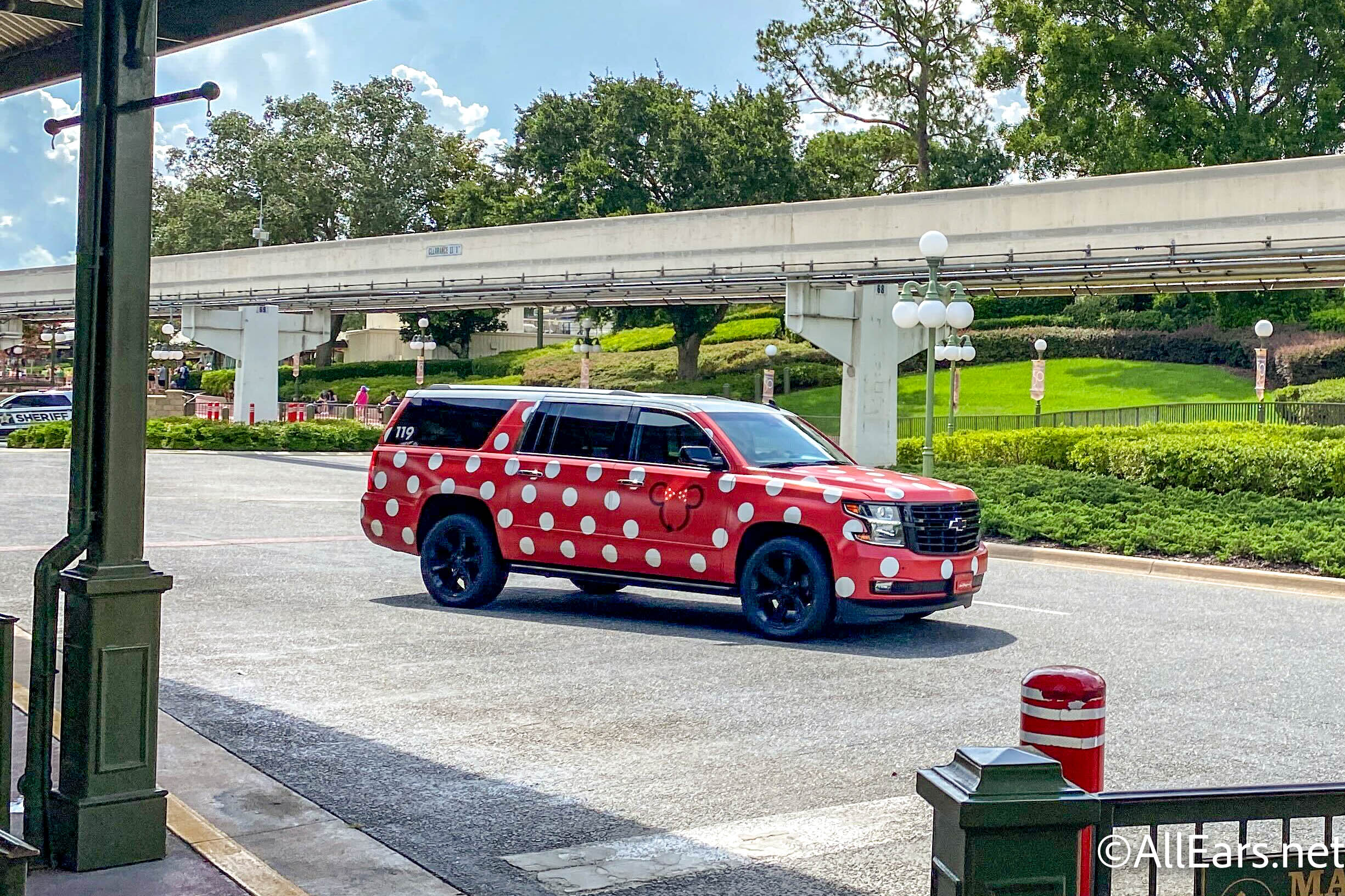 disney yacht club boat to hollywood studios