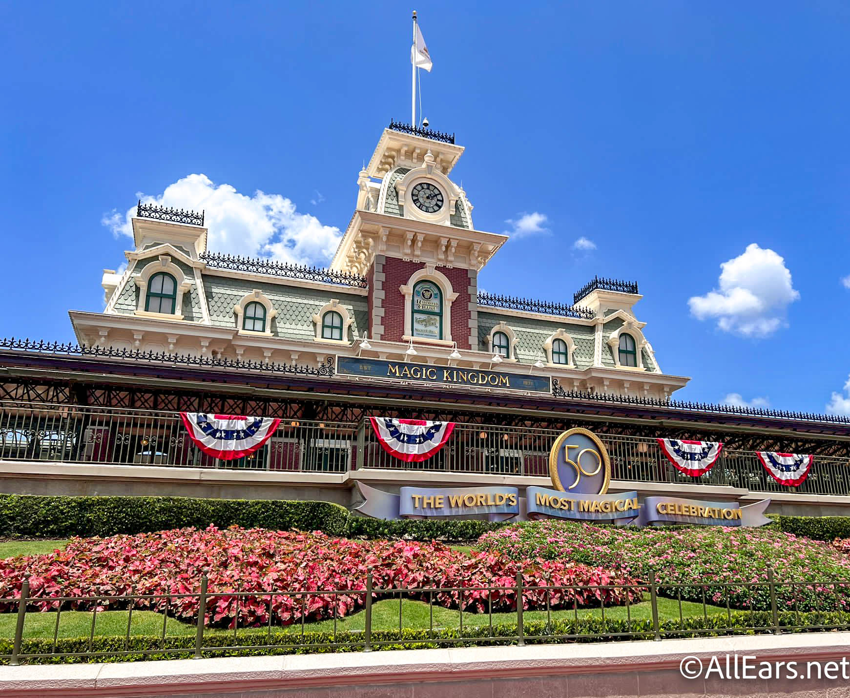 Report: Walt Disney World railroad begins testing stage at Magic Kingdom