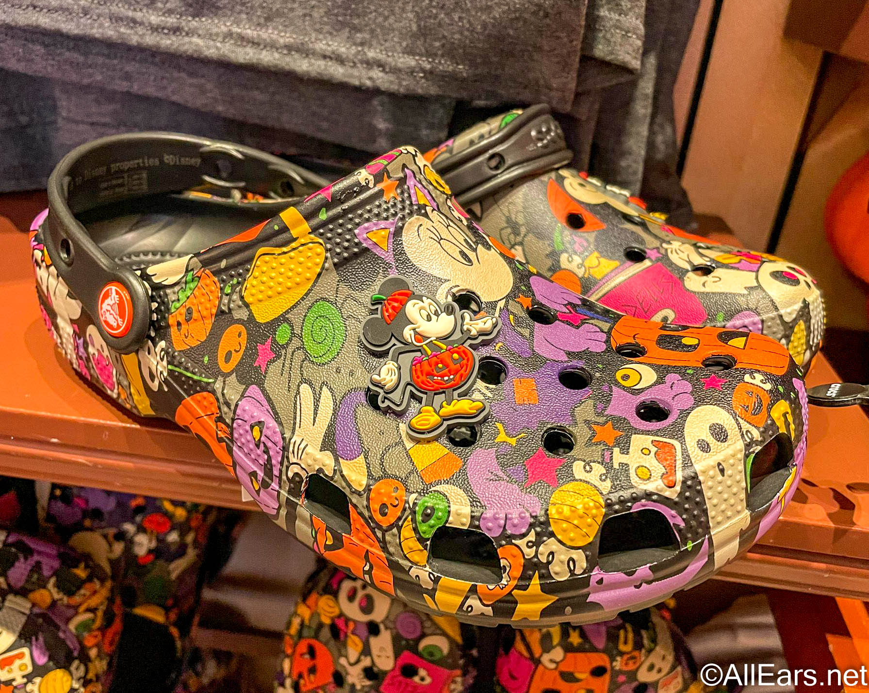 Check Out The NEW Halloween Crocs In Disney World!