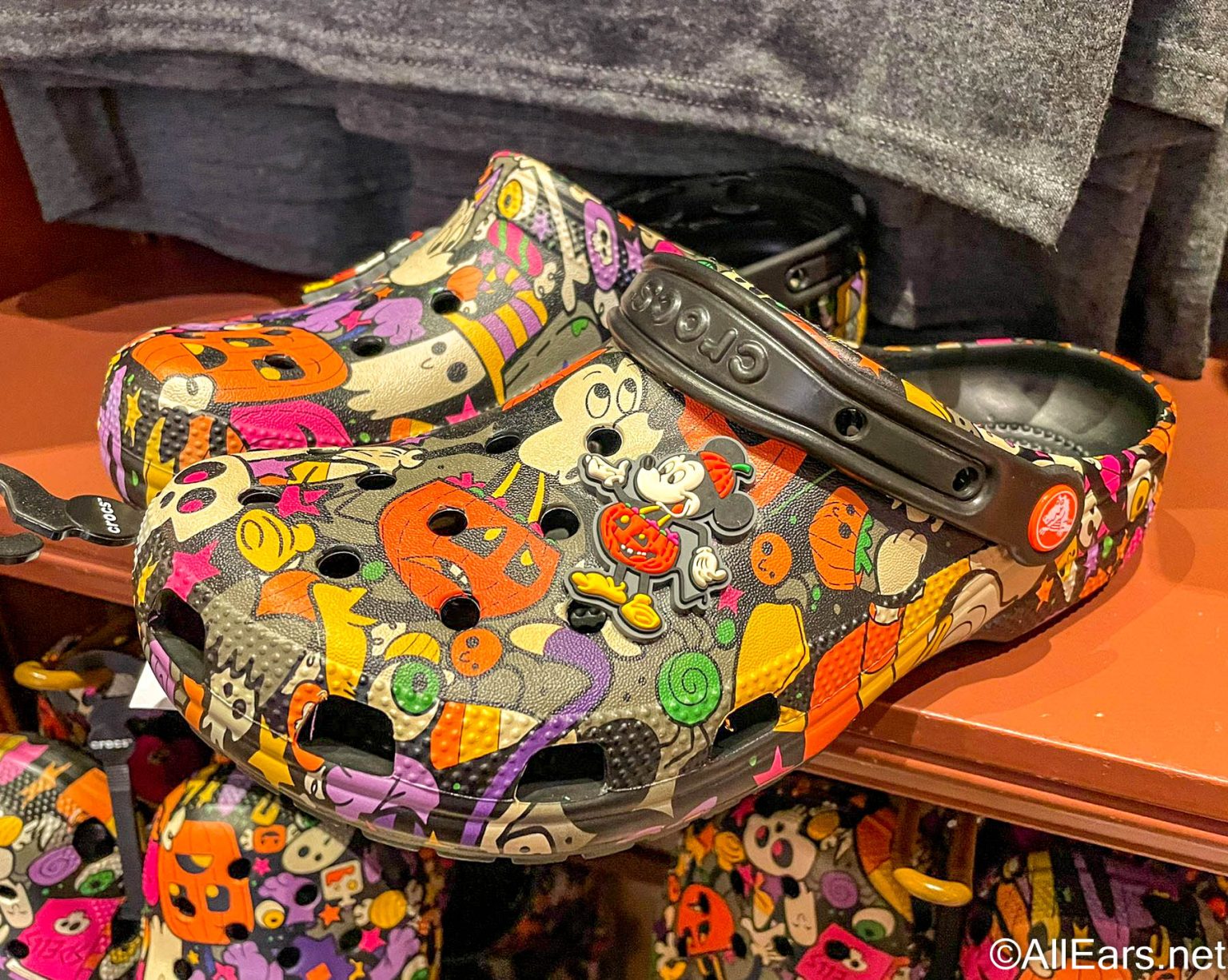 Check Out The NEW Halloween Crocs In Disney World!