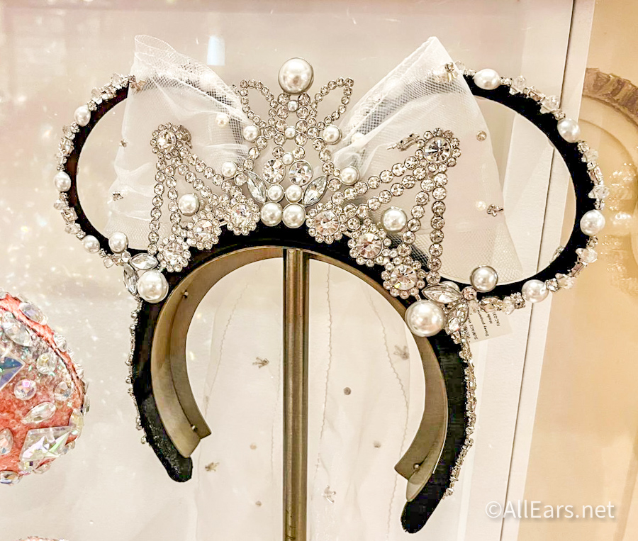 Disney's New Designer Minnie Ears Are Seriously STUNNING - And