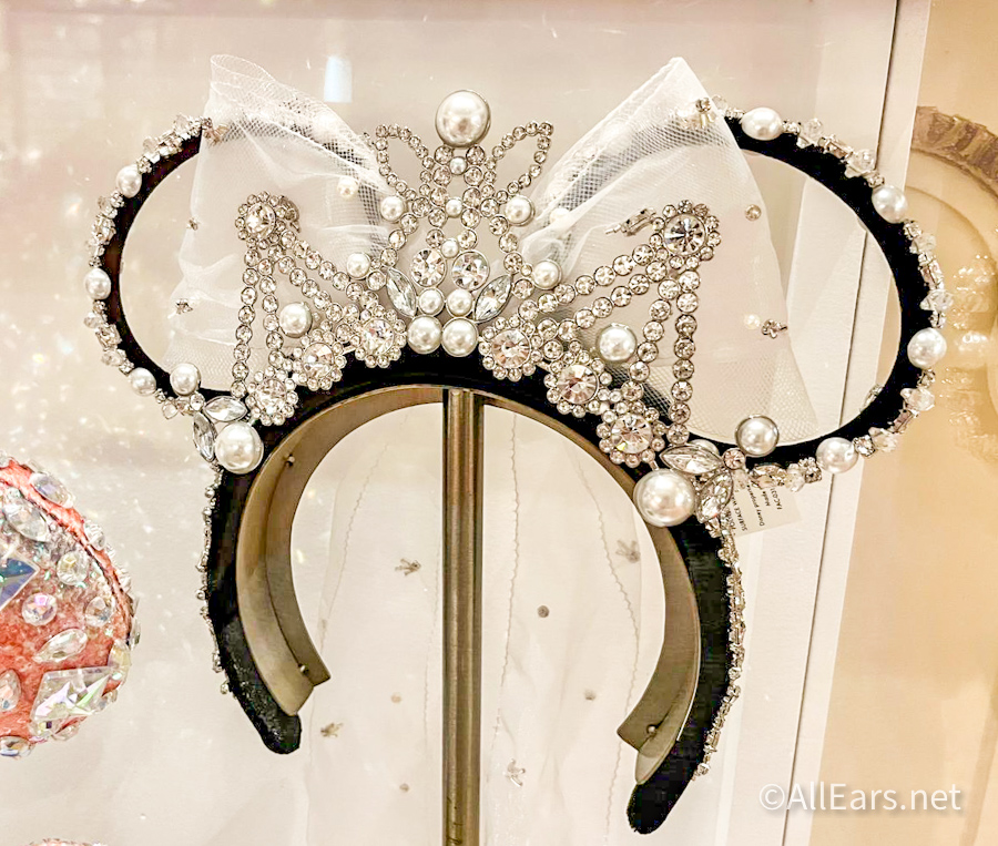 Bespoke Minnie Mouse ears created by Gucci, Louis Vuitton, Prada and others  - Luxurylaunches