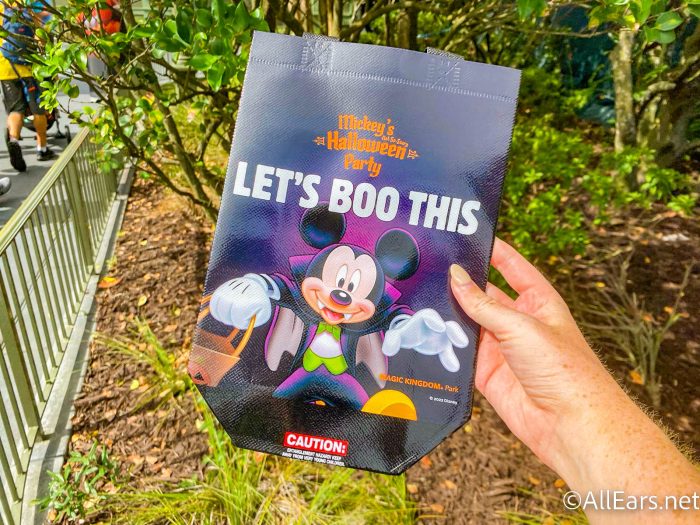FIRST LOOK at the Mickey's Not-So-Scary Halloween Party Treat Bags ...