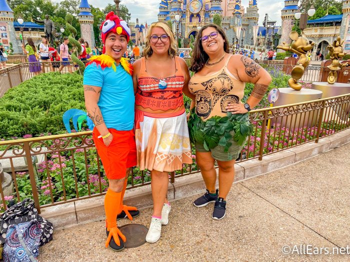 Closet Fashionista: {outfit} Easy Sorcerer Mickey Costume & Mickey's Not So  Scary Halloween Party