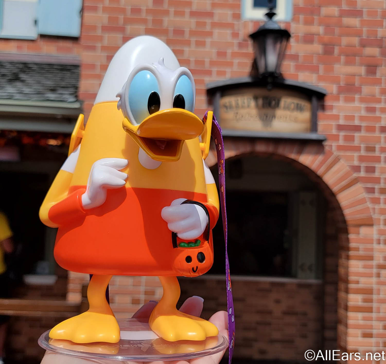 THIS IS NOT A DRILL: The Donald Duck Candy Corn Cup Is in Disney World!