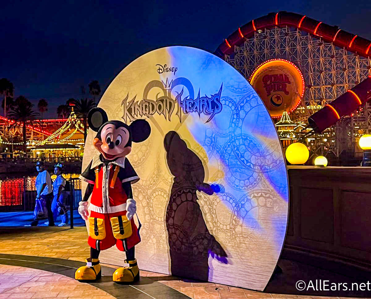https://allears.net/wp-content/uploads/2022/09/dlr-2022-disney-california-adventure-oogie-boogie-bash-halloween-mickey-mouse-kingdom-hearts-character-meet-and-greet-5.jpg