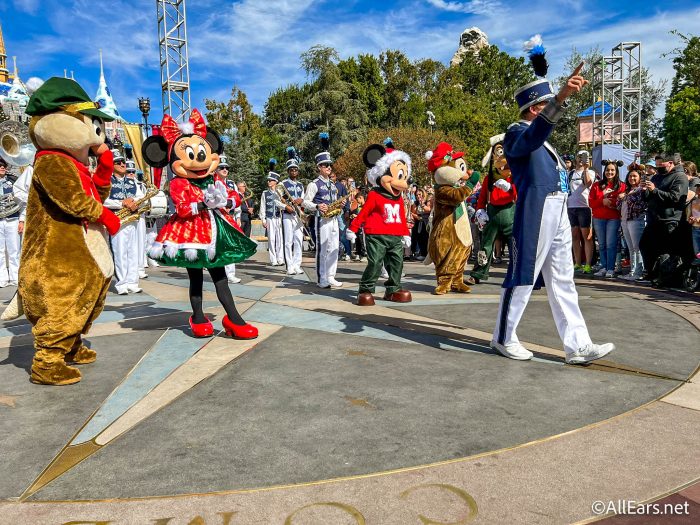 NEW Chip & Dale Holiday Straw Clip at Disneyland Resort