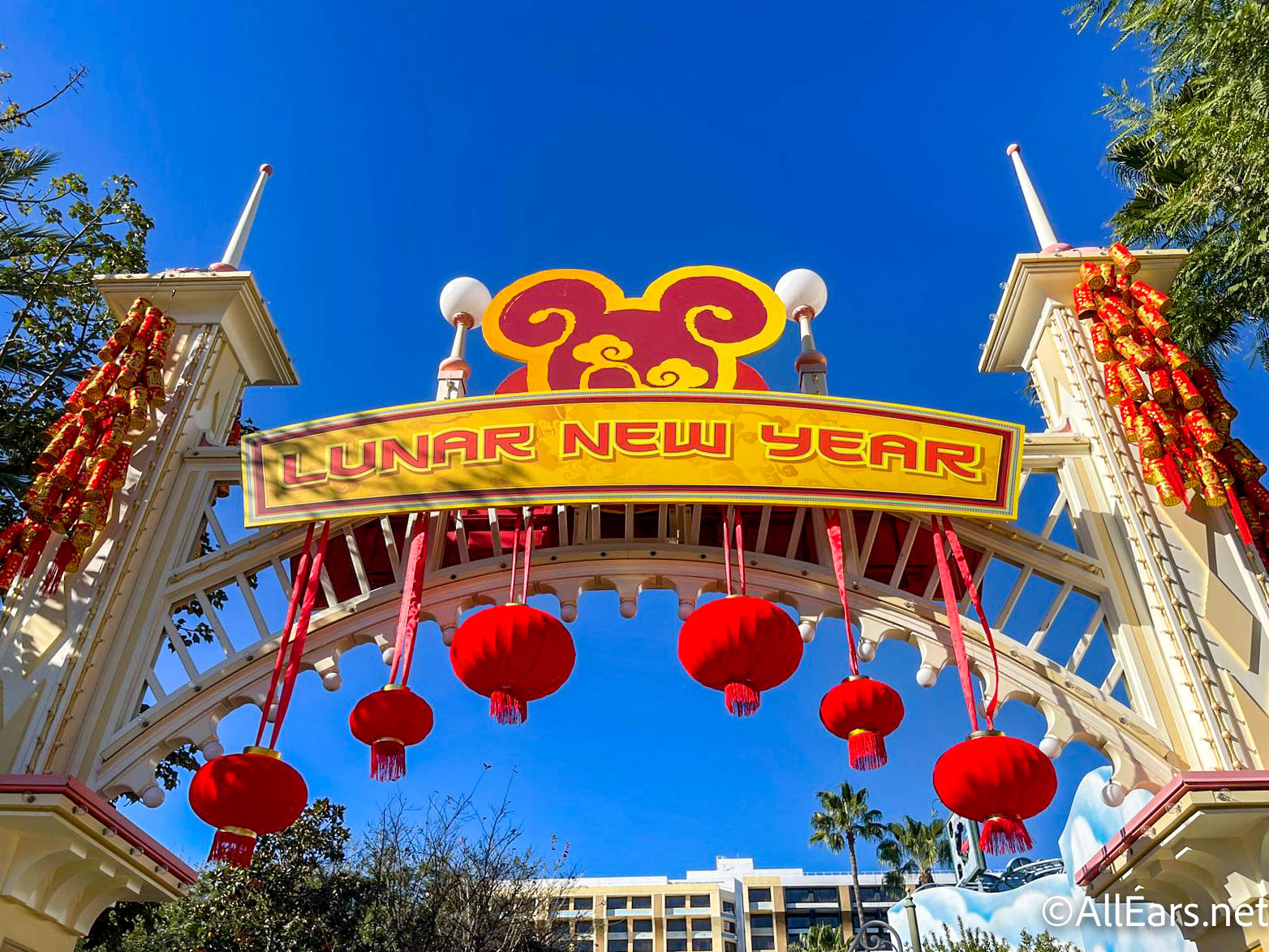 2023 DLR disneyland dca california adventure lunar new year sign