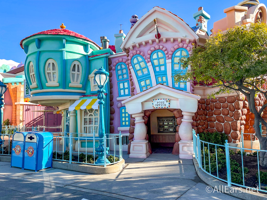 Disneyland Mickey's Toontown REVIEW – Though the attractions in