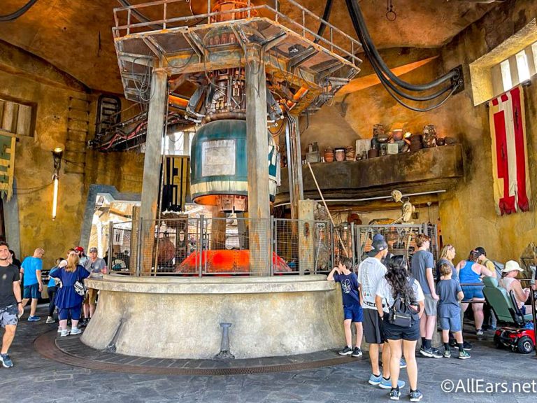 3 Things That Are Required Eating in Star Wars: Galaxy's Edge at Disney ...