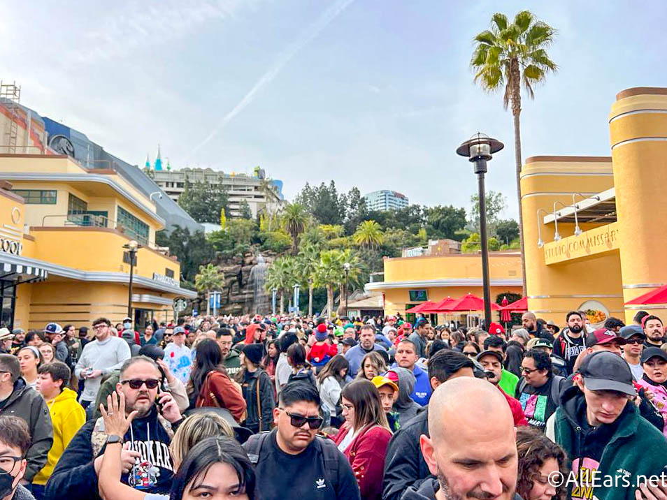 How to Navigate Virtual Lines at Universal Studios Hollywood