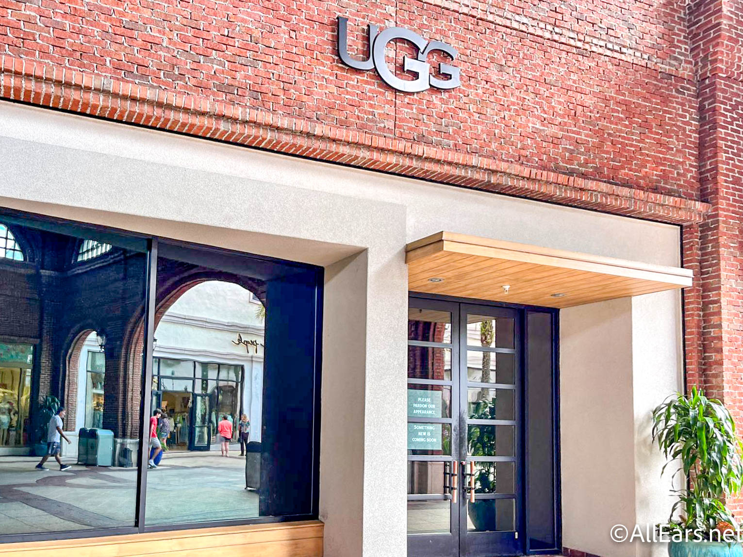 Ugg store disney springs deals