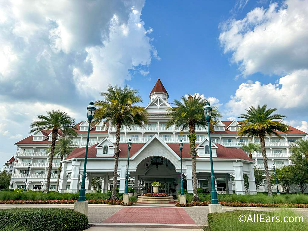 yacht club disney room