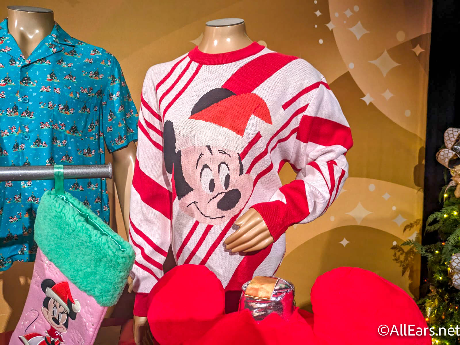 Exclusive NEW Look at Disney’s Holiday Merchandise!