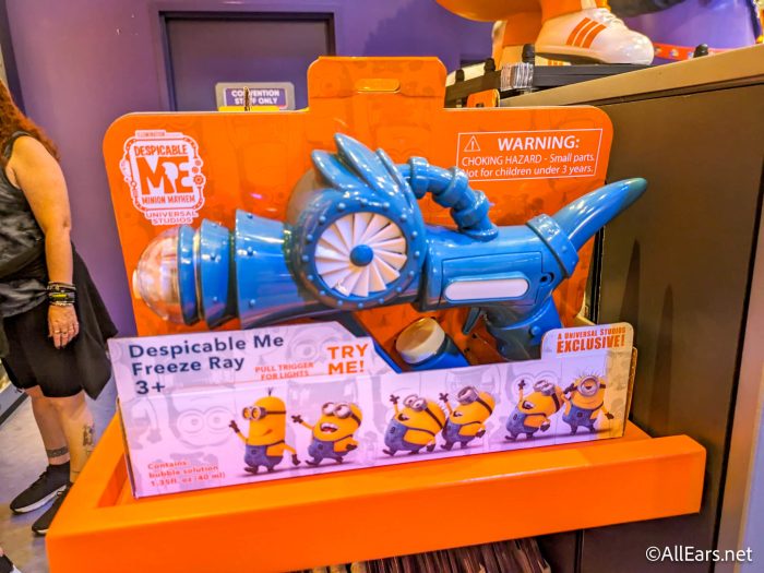 Universal Studios Despicable Me Freeze Ray Bubble Gun