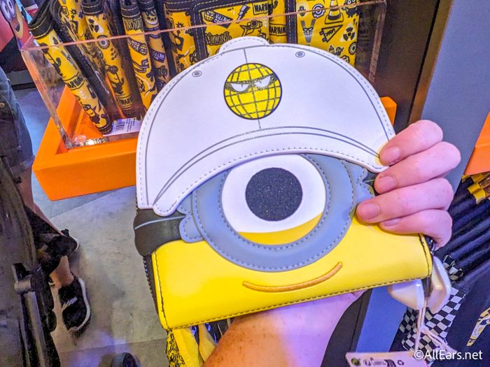 Universal Studios Despicable Me Villain-Con Evil Minion Loungefly Mini  Backpack