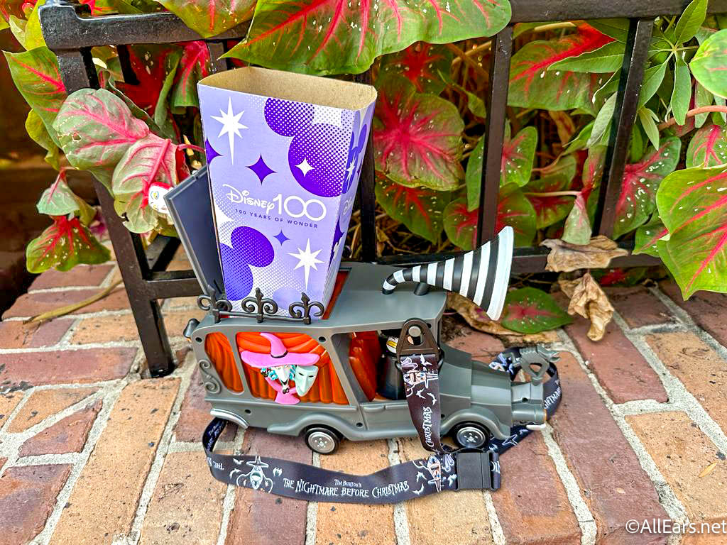 Replying to @jackiebenites75 Disneyland Halloween popcorn buckets and