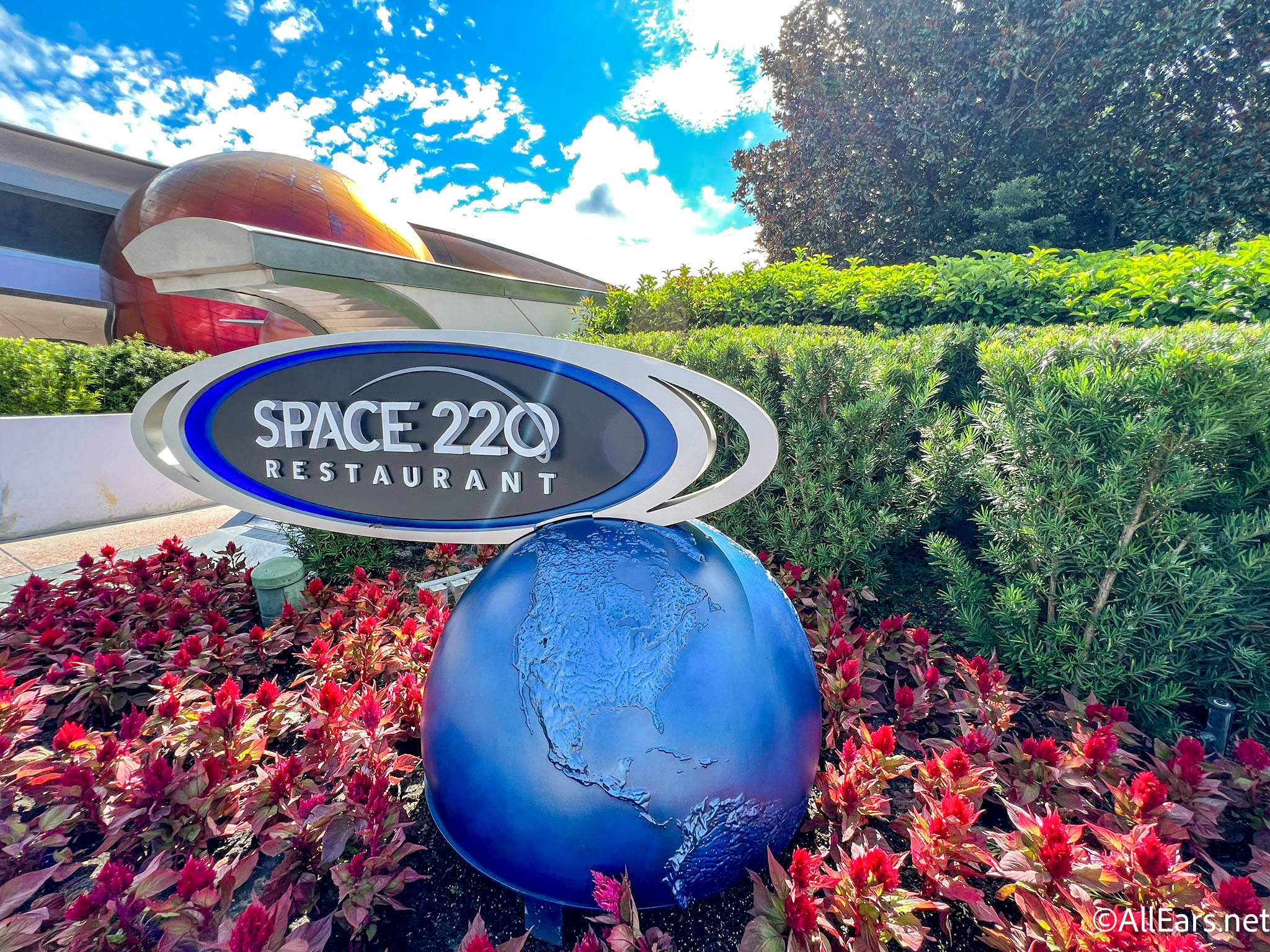 NEW Menu Items and FREE Souvenirs Arrive at Space 220 in EPCOT