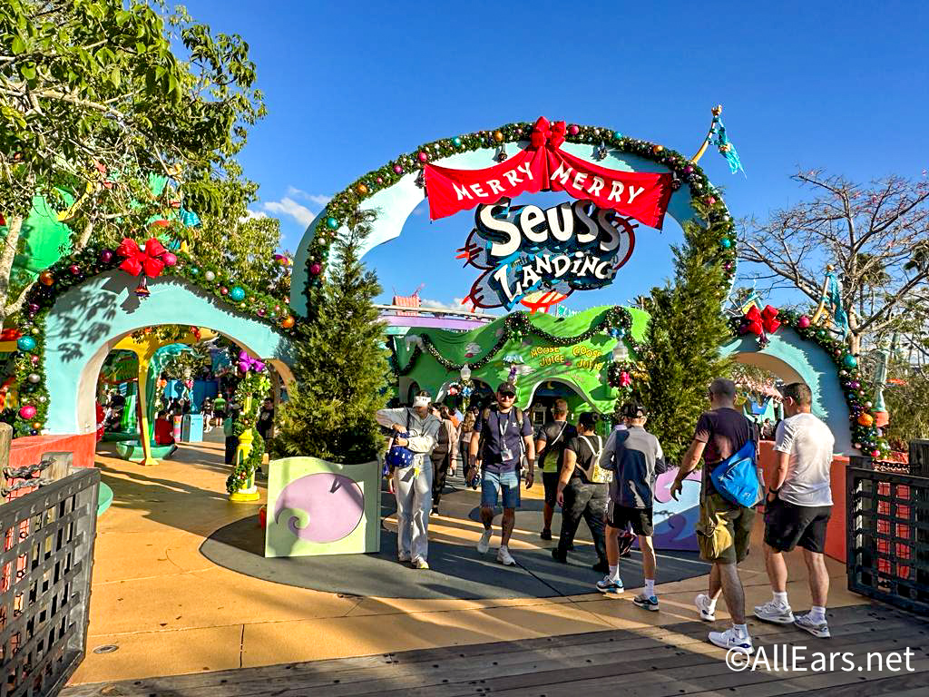 Lamp Hats and Other 2023 Mardi Gras Decorations Appear at Universal Studios  Florida - WDW News Today
